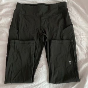 Lululemon leggings size 6